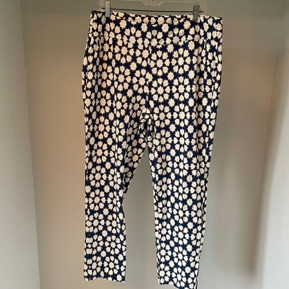 Soft Surroundings Women's Tile Print Stretch Straight Leg Ankle Pants, Size L - Picture 2 of 7